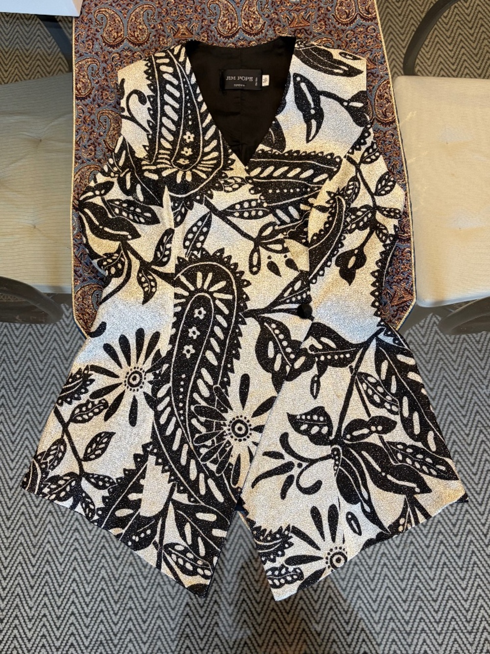 Jim Pope (S) vintage paisley vest, in black & white.